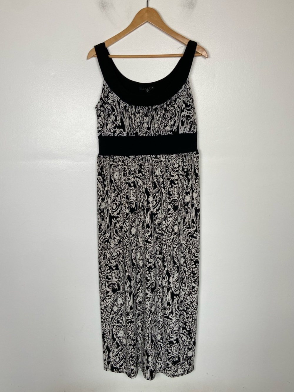 Tiana B Soft Knit Maxi Dress Size L Printed Black & White Sleeveless USA‎ Jersey